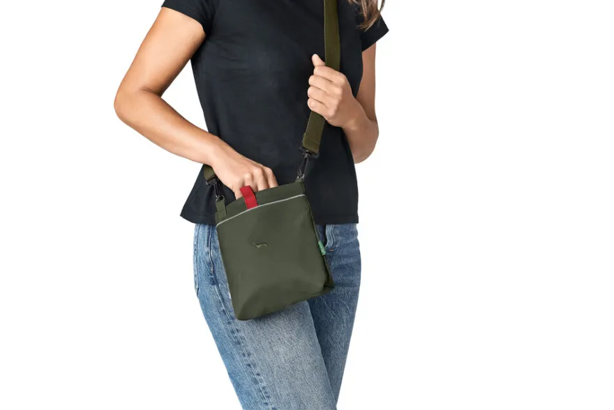 Snackbag with shoulder strap Alva Polyester olivegreen